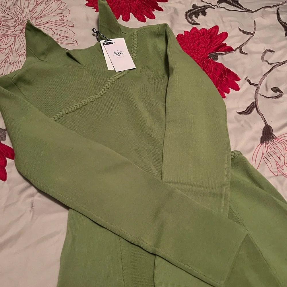 New AJE dress. Never been worn. - Picture 6 of 8